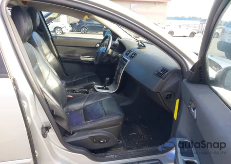 2005 Volvo V50 T5/T5 Awd from USA, damaged, VIN YV1MJ682952060436